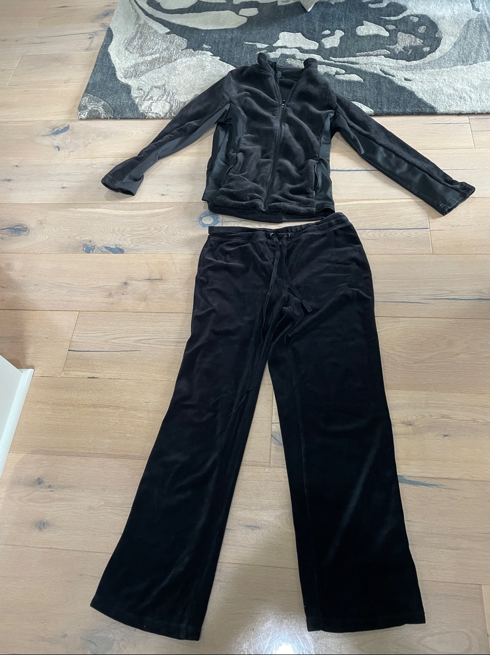 Love Ryan brand Chic Black Fleecy Velour jacket and Onque casual velour pants